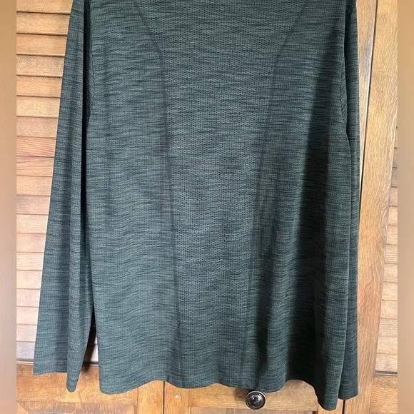 Men’s 2XL Under Armour pristine condition grey zip up. - Picture 9 of 9